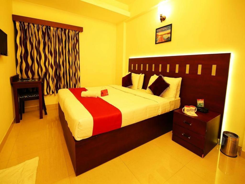 Metro Kochin Business Hotel Exterior photo